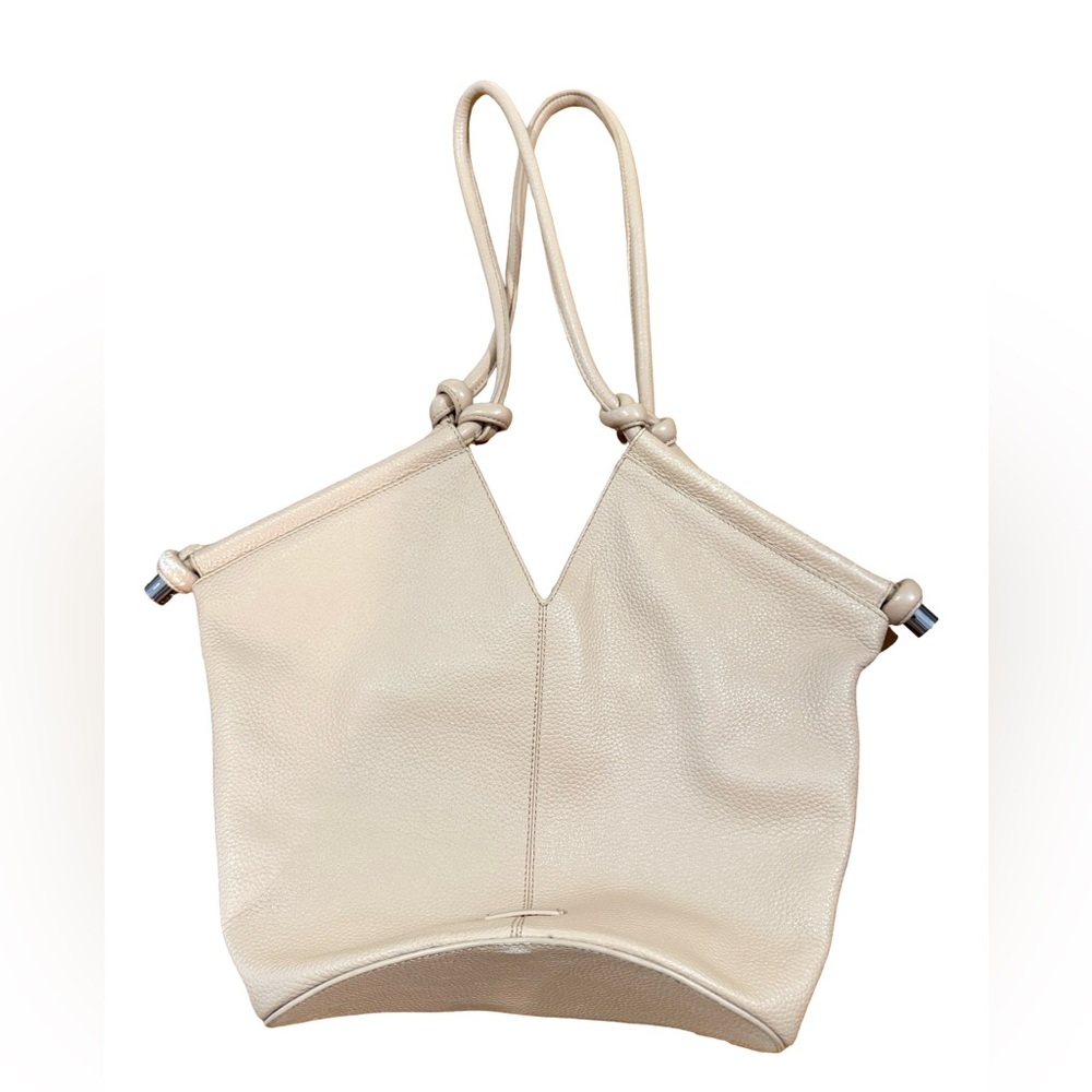 VINCE CAMUTO Arjay Leather Tote In Sandstone